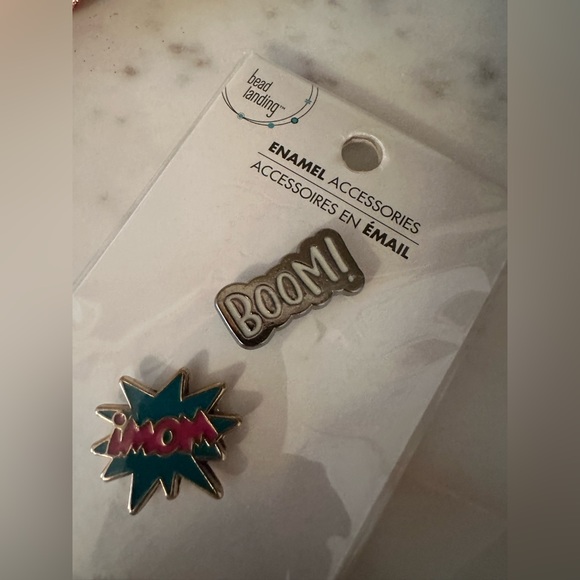 Pins (new) - Picture 3 of 5